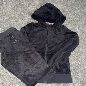 Great condition pre owned original Juicy Couture slim fit track suit